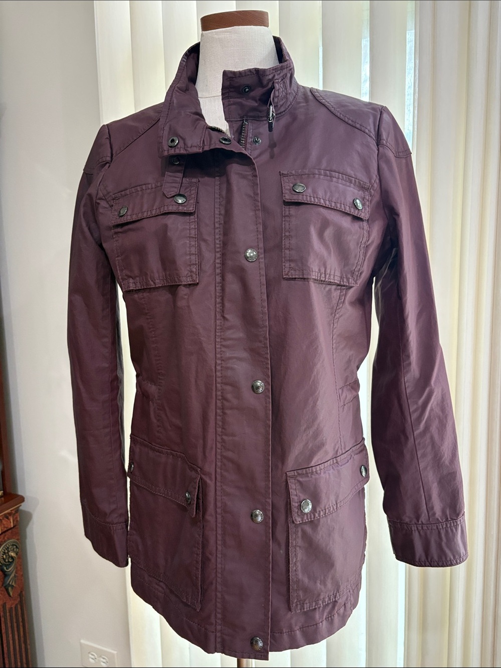 Banana Republic women’s Utility Jacket in Plum casual waxed weatherproof Med